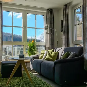  Apartment Grosszuegiges Helles Penthouse -komplette Etage- Mit Balkon Und Stellplatz In Ruhiger Lage